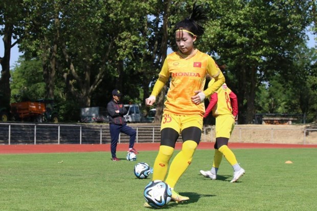 越南女足队在德国加强训练 积极备战女足世界杯总决赛