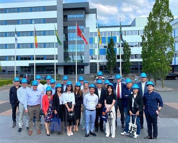 越荷两国企业加强合作