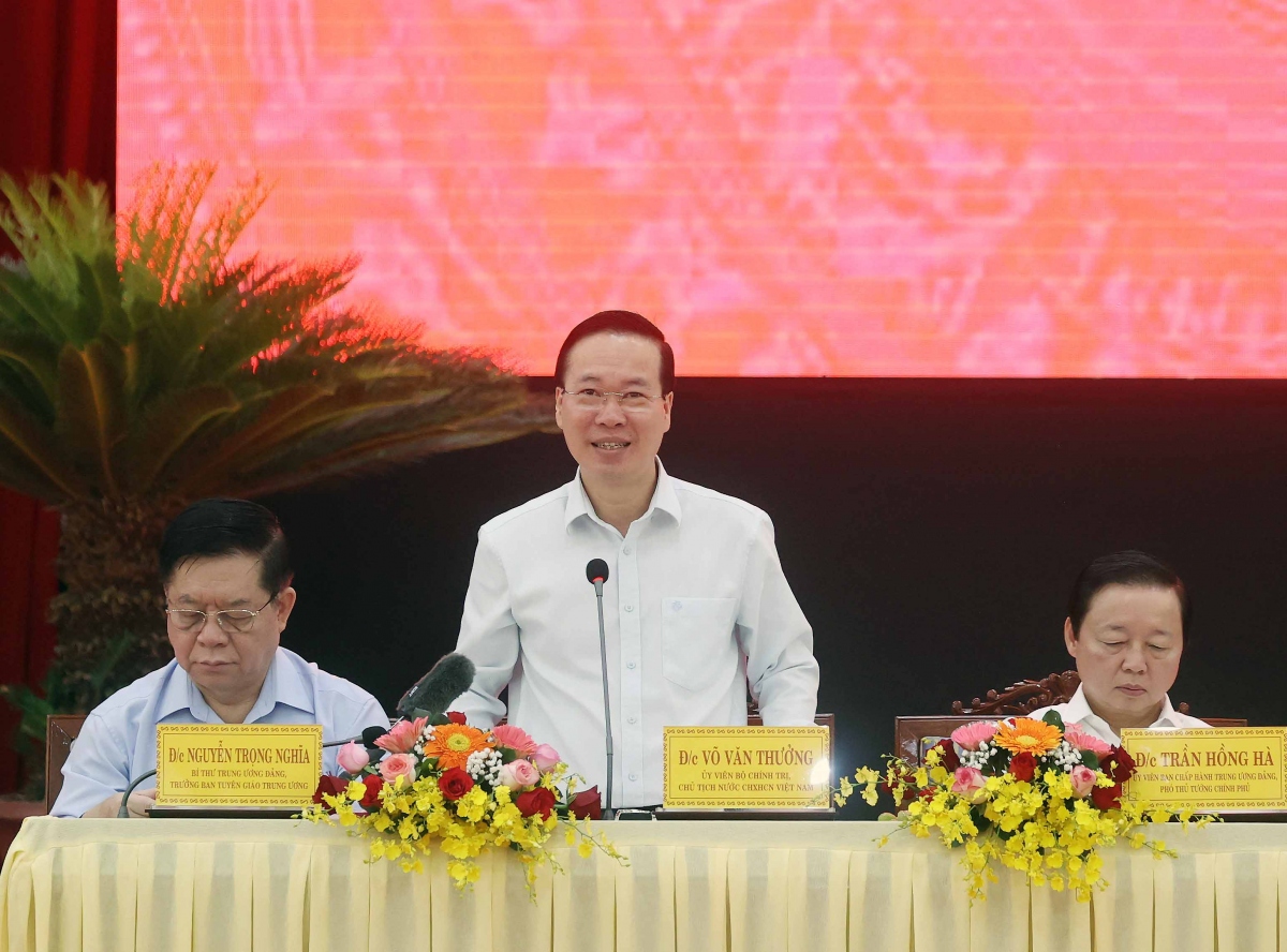 越南国家主席武文赏视察平顺省