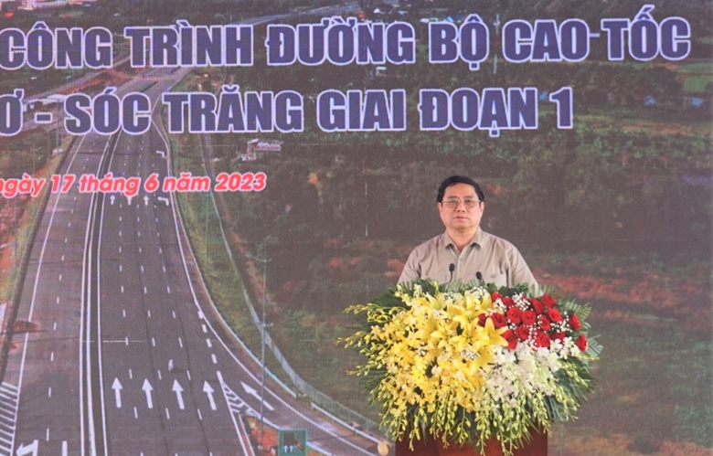 政府总理范明正出席朱笃-芹苴-朔庄高速公路建设项目一期开工仪式