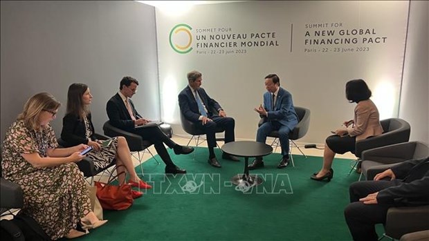 越南政府副总理陈红河会见美国总统气候特使