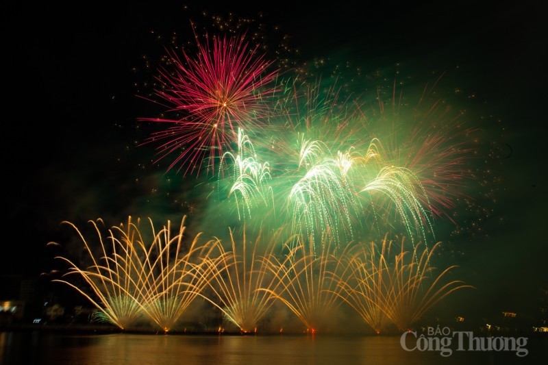 2023年岘港国际烟花节：意大利队和法国队进入总决赛