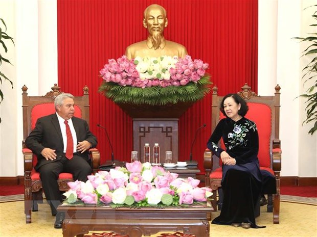 越共中央组织部部长张氏梅会见古巴劳动者中央工会代表团