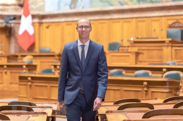 瑞士联邦议会国民院议长开始对越南进行正式访问