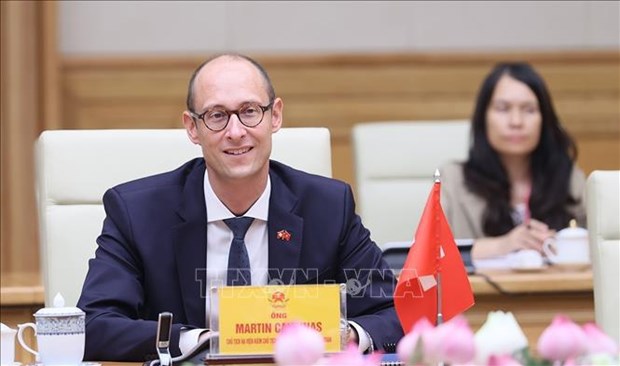 瑞士联邦议会国民院议长马丁·堪迪纳斯圆满结束对越南的正式访问