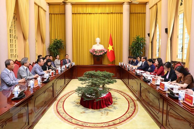 越南国家副主席武氏映春会见爱越韩国人协会代表团