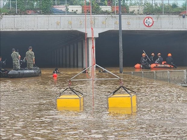 政府总理范明正就韩国遭受暴雨灾害向韩国总理韩德洙致慰问电