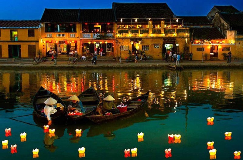 越南两个城市跻身2023年亚洲最受欢迎的15个城市之列