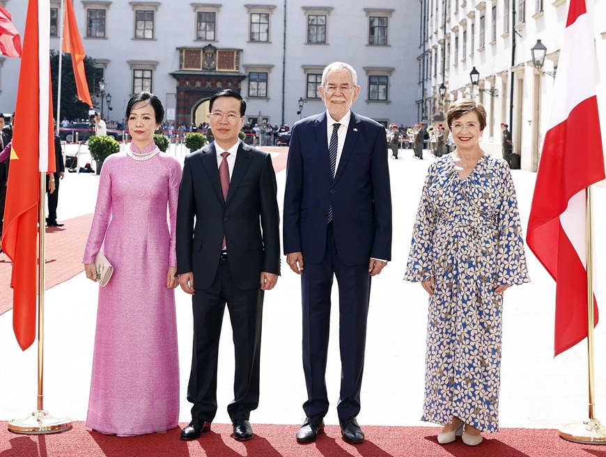 奥地利总统亚历山大·范德贝伦举行仪式 欢迎越南国家主席武文赏访奥