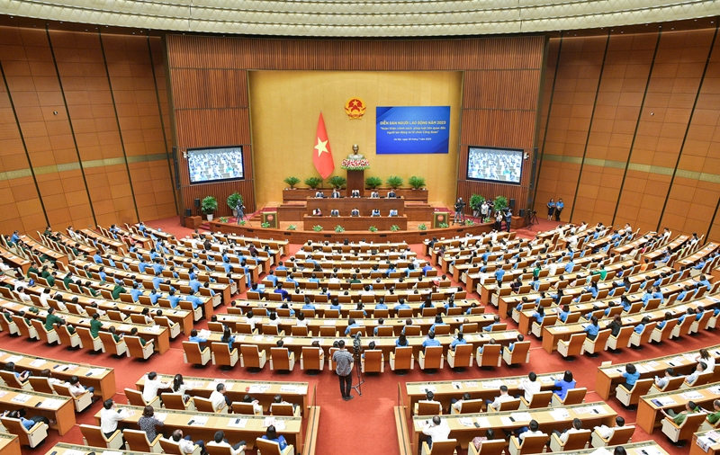 越南国会主席王廷惠主持2023年劳动者论坛