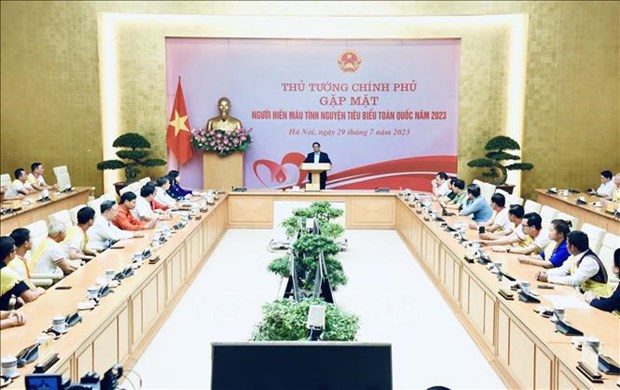 范明正总理会见2023年全国100名典型无偿献血志愿者