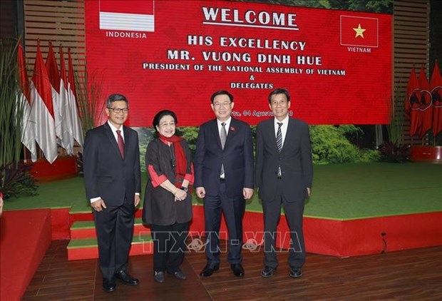 越南国会主席王廷惠会见印度尼西亚民主斗争党主席梅加瓦蒂·苏加诺普特丽