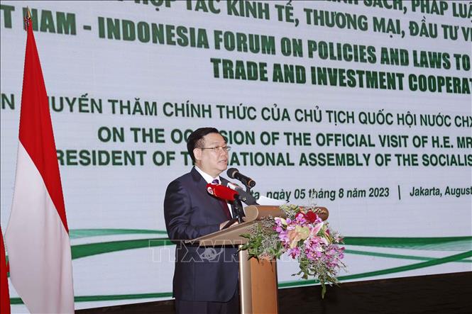 越南国会主席王廷惠出席促进越南与印尼经贸、投资合作的法律政策论坛