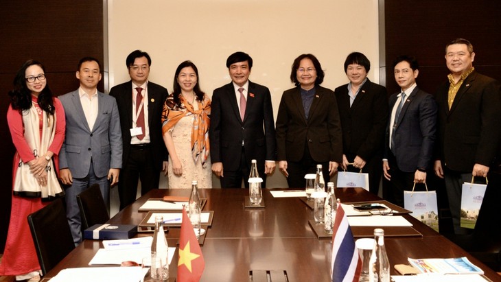 越南国会秘书长裴文强会见泰国下议院、印度尼西亚国会和老挝国会秘书长