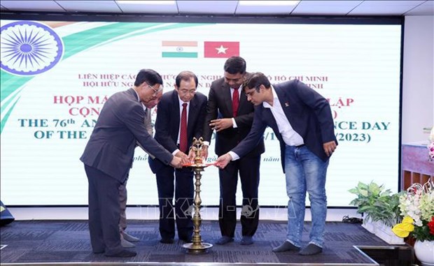 培育越南与印度人民间的友谊之情