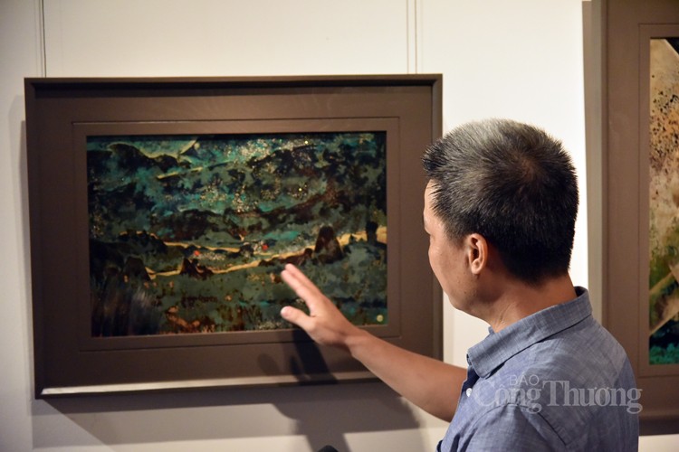 “漫步磨漆画之地”画展在河内市举行