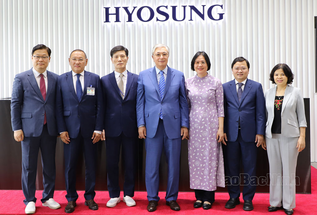 哈萨克斯坦共和国总统造访北宁省（组图）