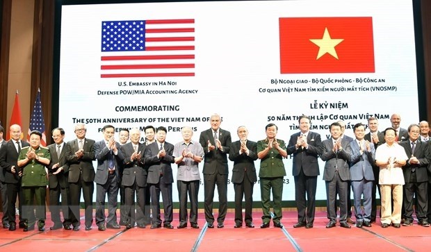 越美密切配合解决战争遗留问题