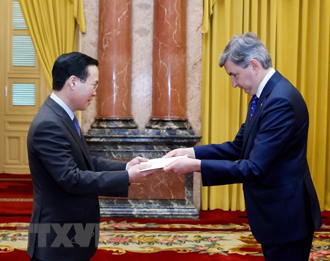 越南国家主席武文赏会见前来递交国书的多国驻越大使