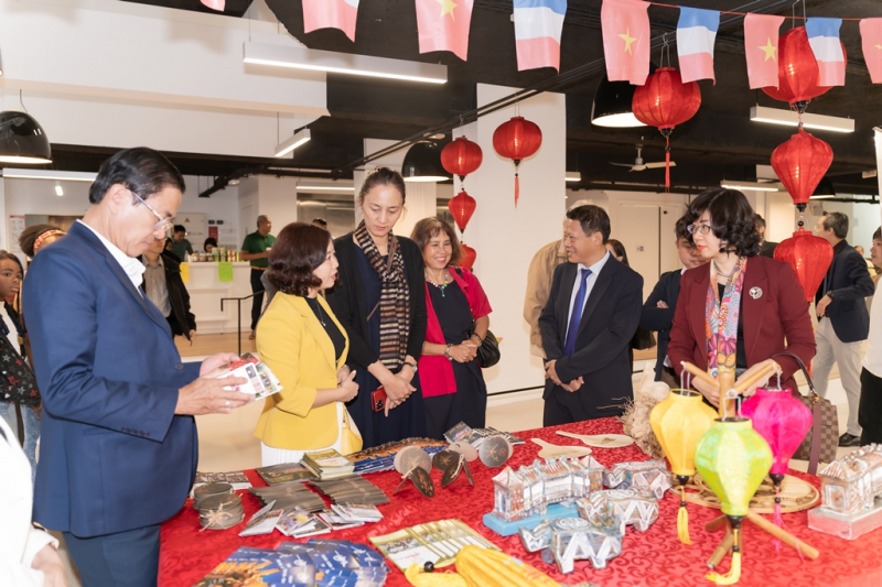 在巴黎举行会安文化日