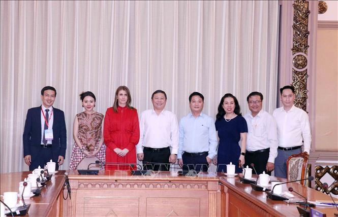 胡志明市与美国CNN加强旅游宣传推广合作