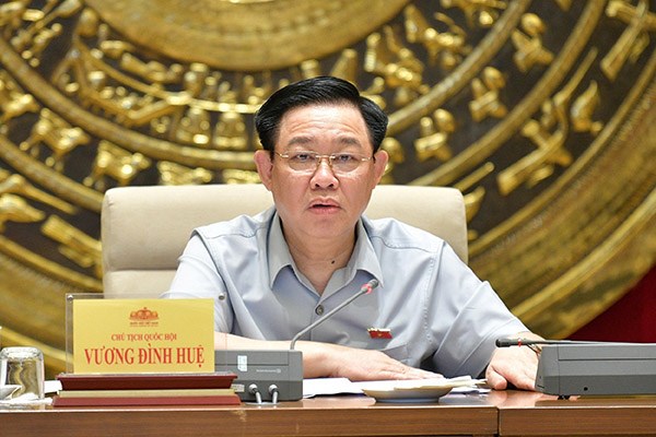 越南国会主席王廷惠与第九届全球青年议员大会组委会举行工作会议