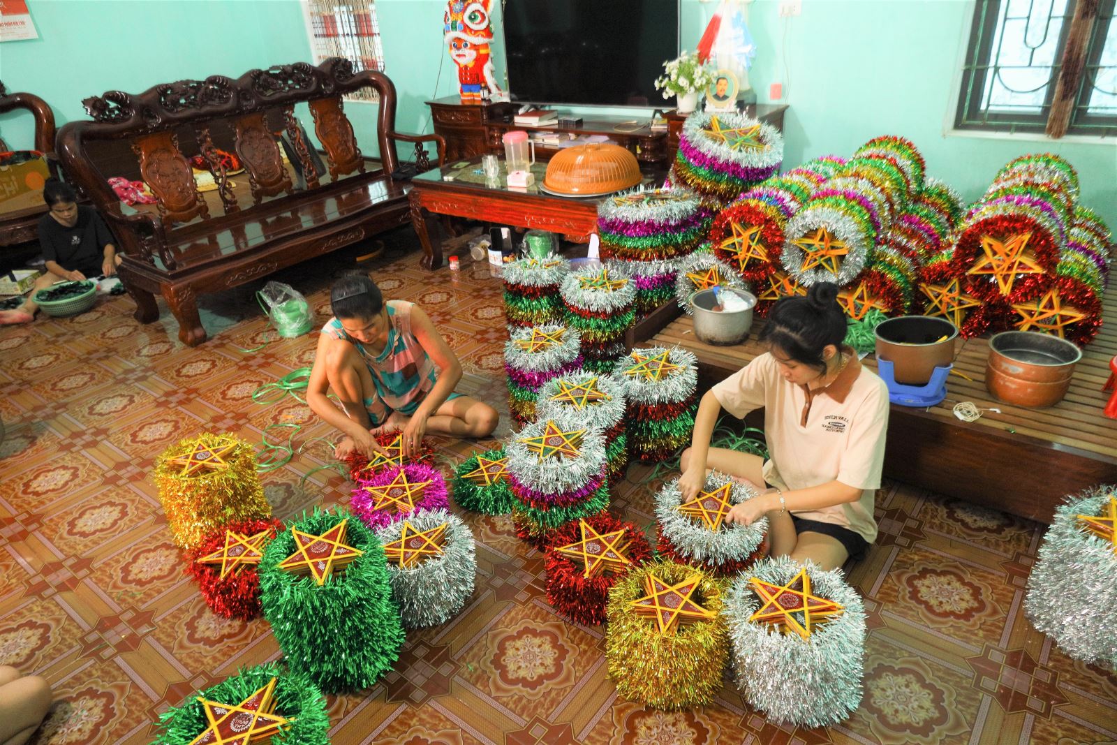 北部最大的五角星灯笼制作村中秋氛围浓郁