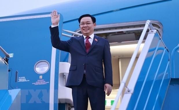 越南国会主席王廷惠启程对孟加拉国和保加利亚进行正式访问