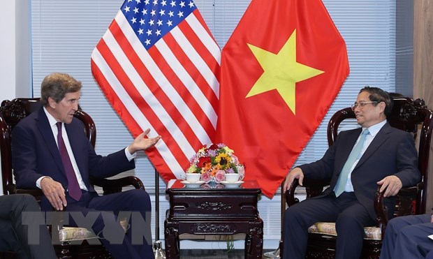 越南政府总理范明正会见美国总统气候问题特使约翰•克里