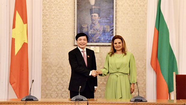 加强越南国会秘书处与保加利亚议会秘书处之间的合作