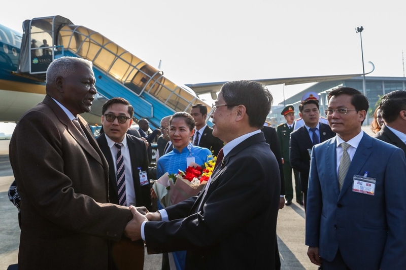 古巴全国人民政权代表大会主席开始访越之旅