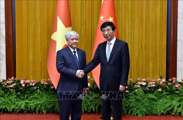 越南祖国阵线中央委员会主席向中国全国政协主席王沪宁致国庆贺电