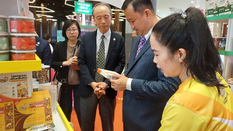 让越南企业的商品进入永旺超市及百货连锁系统