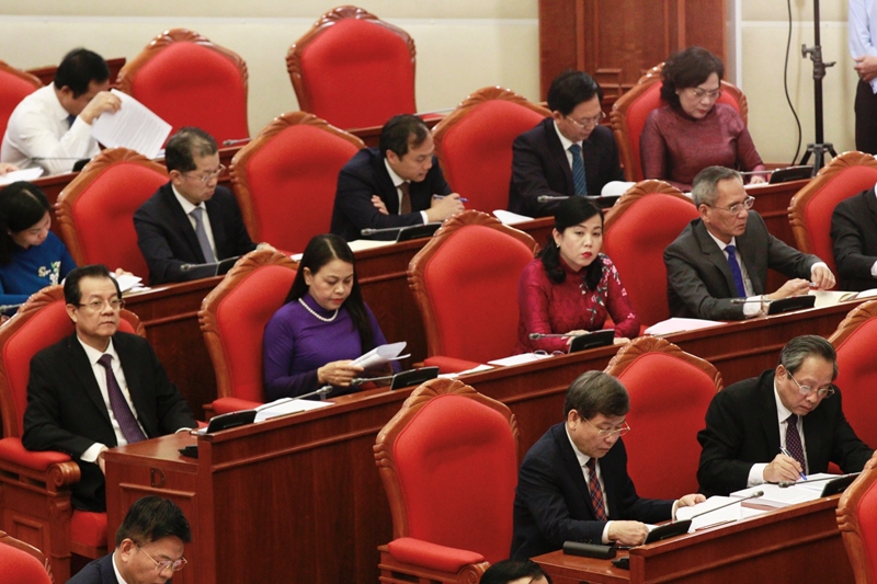 越共十三届八中全会第六公报