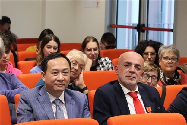 越意两国的相似之处对促进双边良好关系发挥重要作用