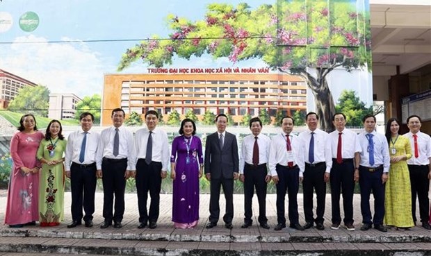 国家主席武文赏：坚持革新 提高社会科学和人文领域的培训质量