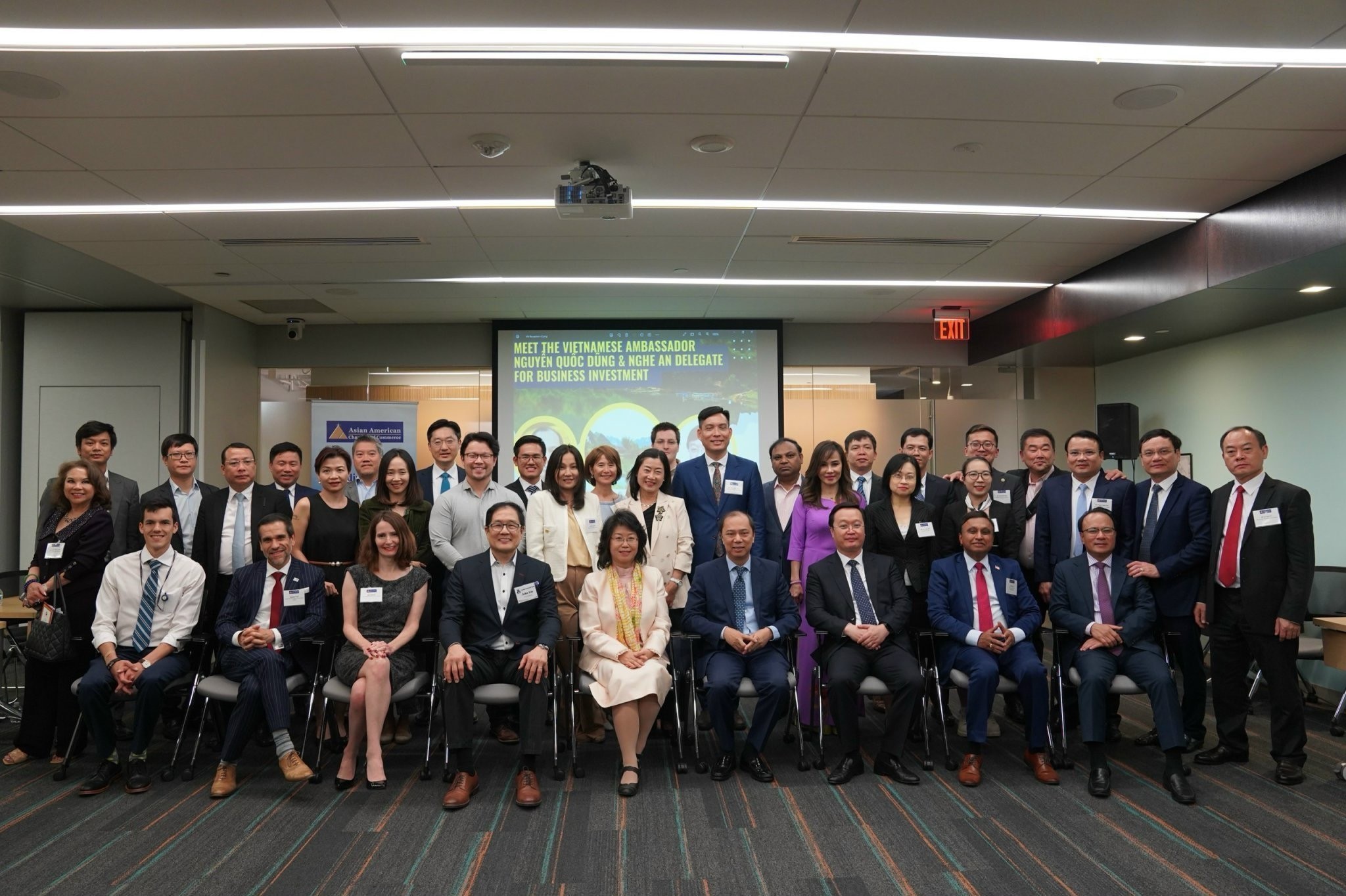 越南义安省促进与美国企业的投资合作关系