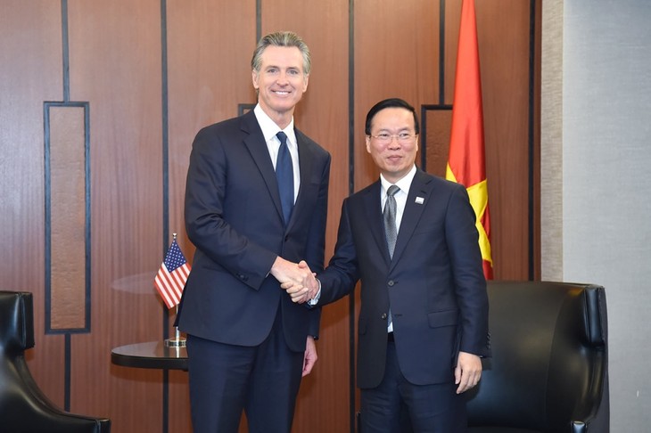 越南国家主席武文赏会见美国加州州长和洛杉矶市副市长