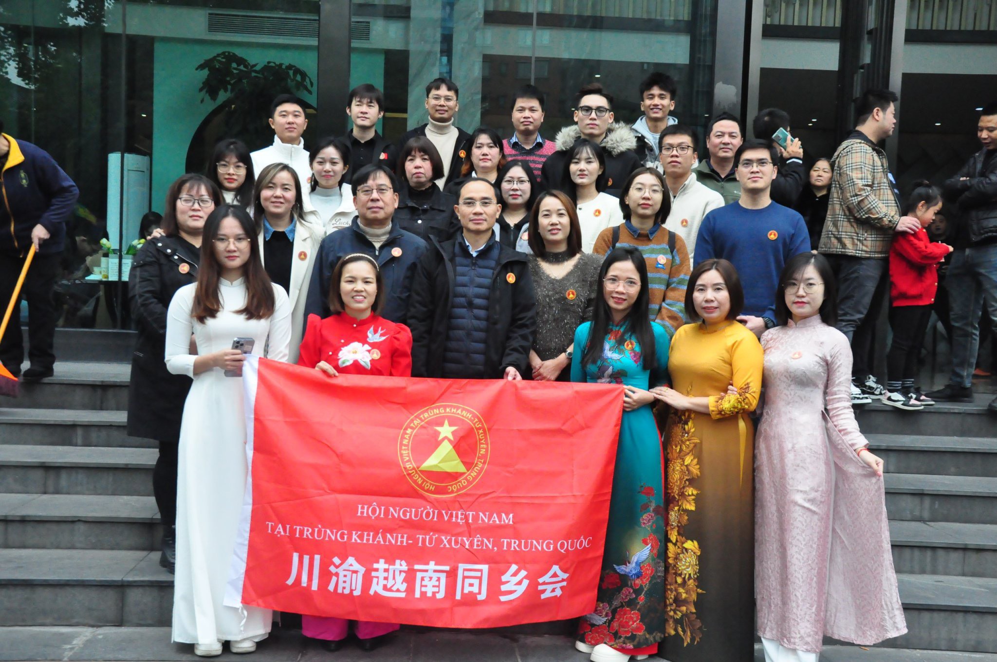 继续发挥旅居中国川渝地区越南人社群的作用