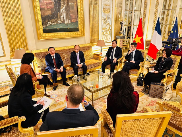 文化合作增进越法两国友谊和互相了解