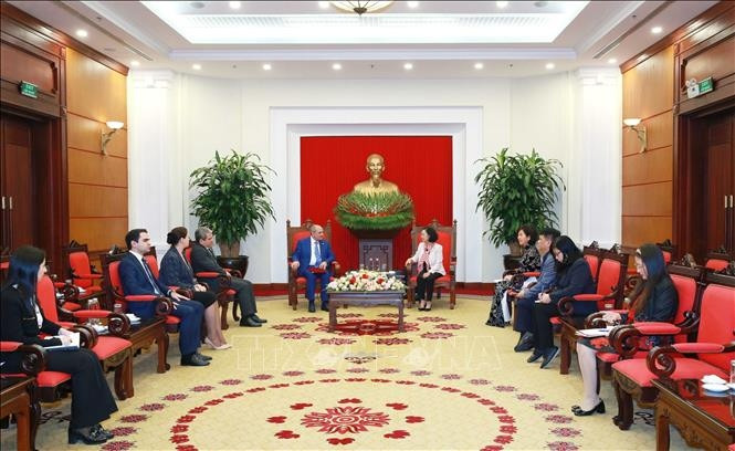 巩固越南与阿塞拜疆传统友好关系