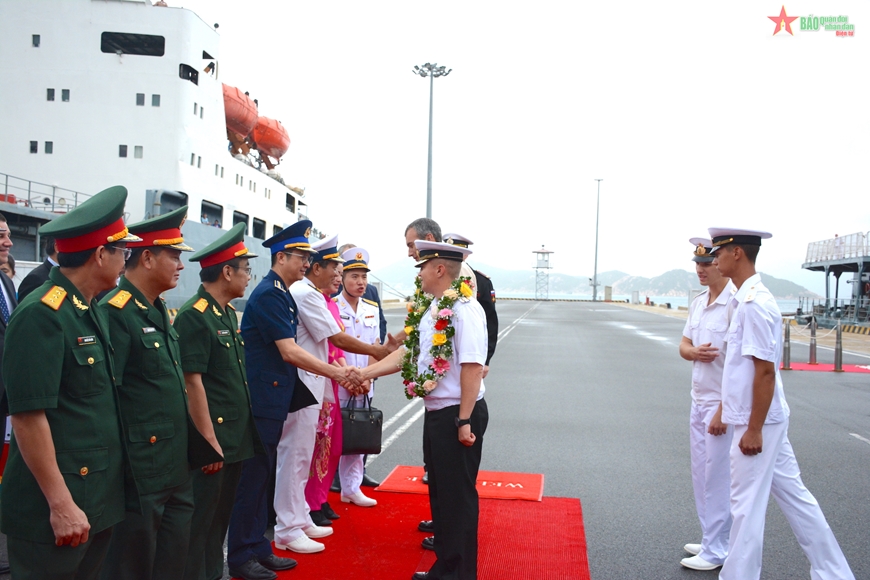 俄罗斯联邦海军太平洋舰队舰艇编队访问我国庆和省