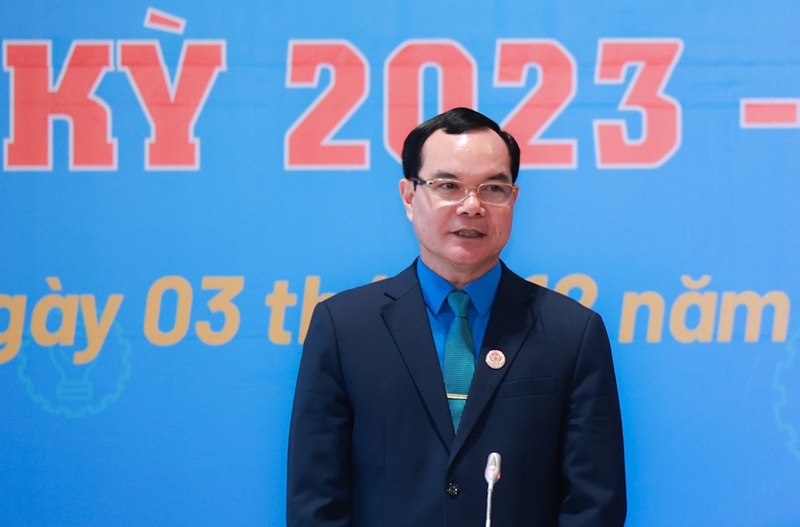 让工会会员和劳动者享受与自身贡献相称的国家发展成果