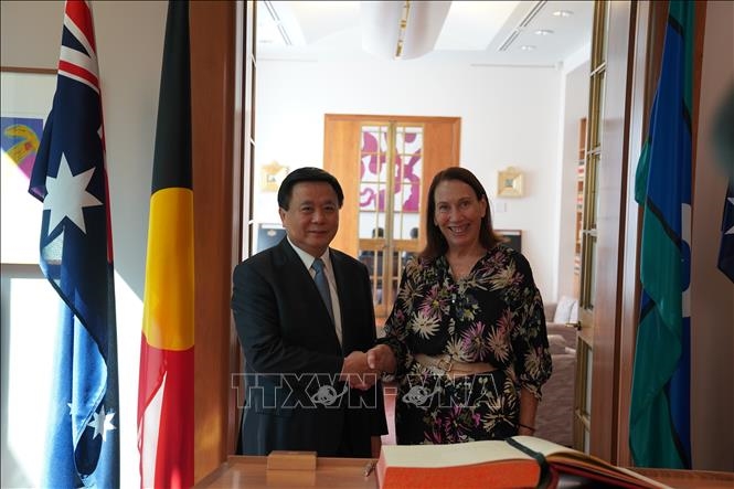 越南共产党高级代表团对澳大利亚进行工作访问