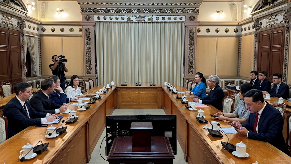 胡志明市与白俄罗斯继续加强文化经贸旅游合作