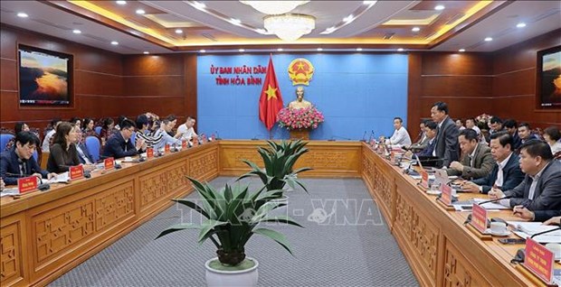 和平省促进与中国、新加坡企业的高科技合作