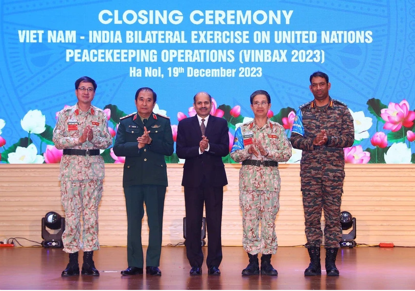 越南印度联合国维和行动双边联合演习结束