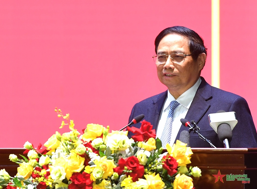 范明正总理探访国防学院并与学院领导举行工作会议