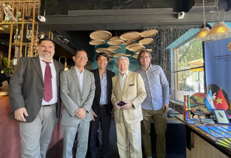 越南文化和美食推广活动在阿根廷举行