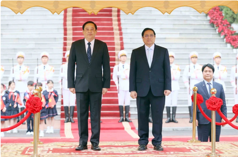 老挝总理宋赛·西潘敦圆满结束对越南的正式访问